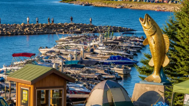 Garrison leans on Lake Sakakawea and festival season to buoy local tourism