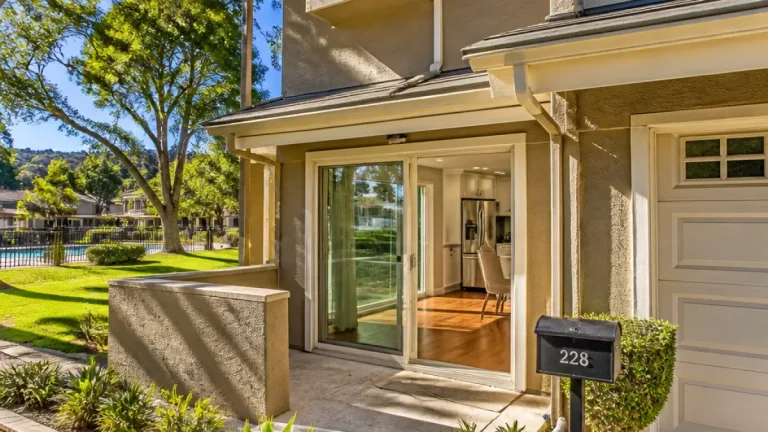 Thousand Oaks townhouse listed for $4,000/month at 228 Hill Ranch Drive